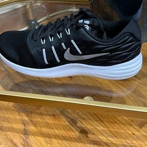 NIKE WOMENS’S LUNARSTELOS Running Training Sneakers 844736.Size 8.5